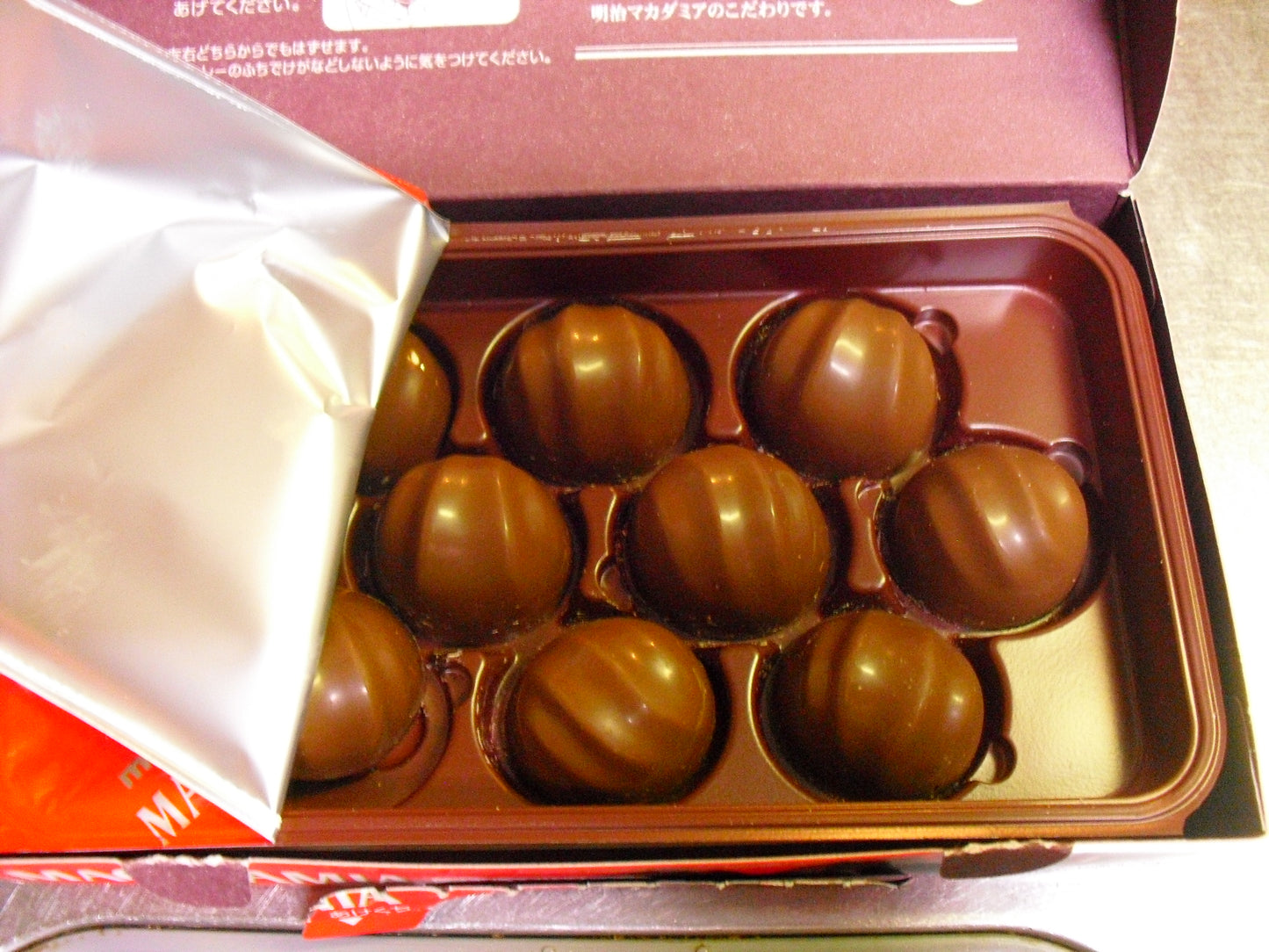 Meiji Macadamia Chocolate - Yorozuya Store