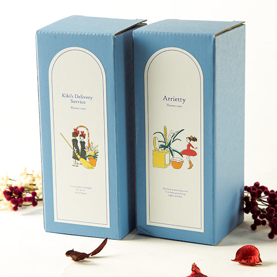 مزهرية زجاجية لشخصية جيبلي من خدمة توصيل كيكي