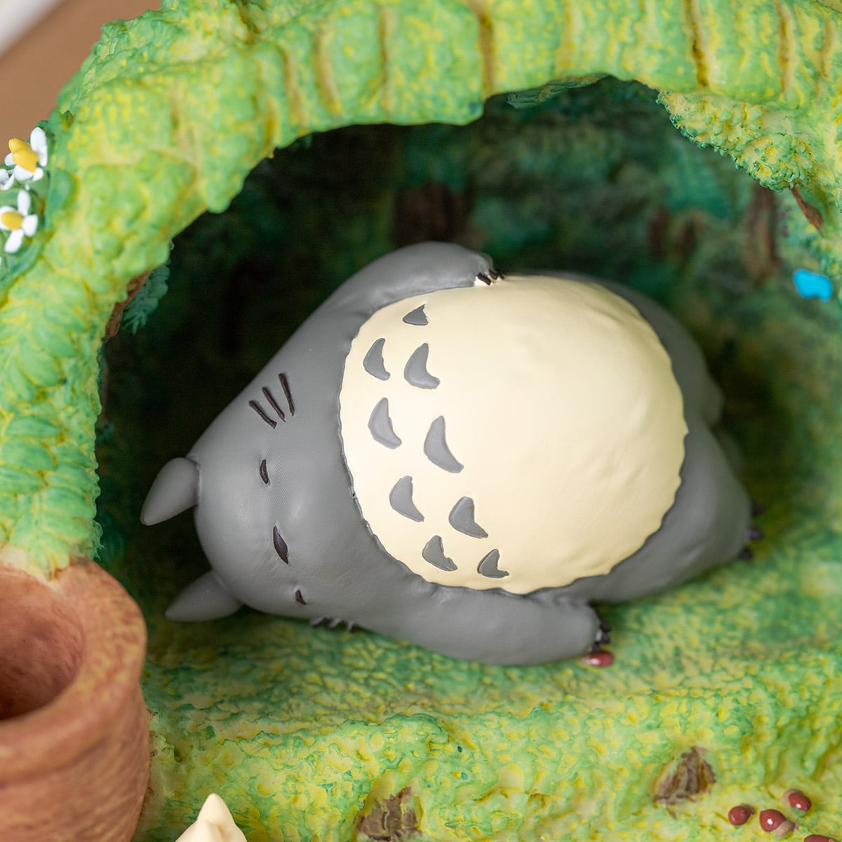 My Neighbor Totoro Diorama Pen Stand with Paperweight 4990593563371