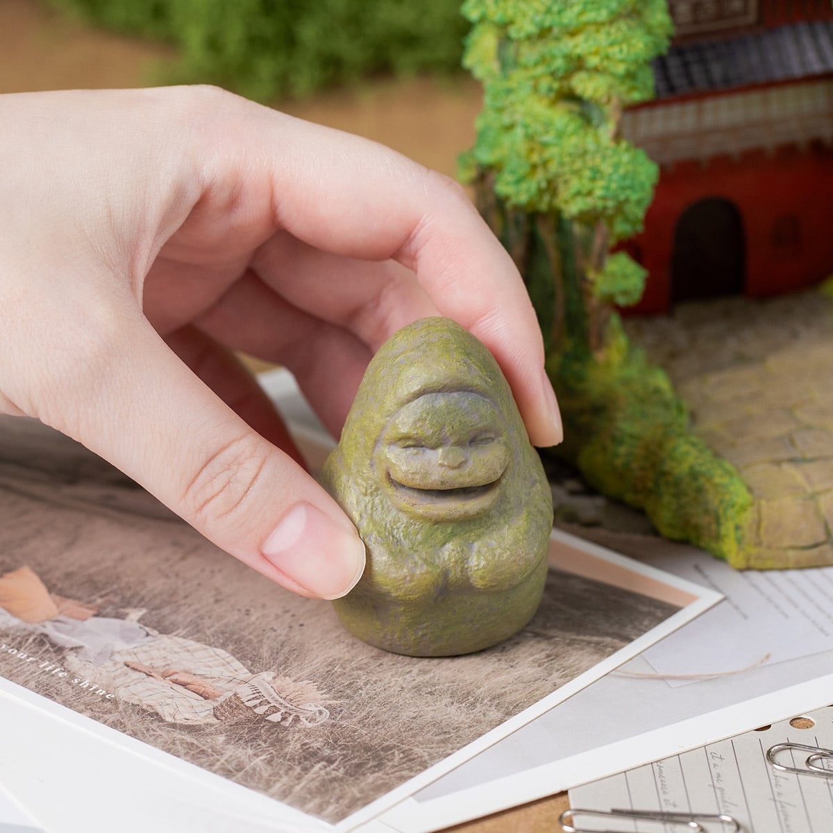 Donguri Republic Spirited Away Stone Statue Tunnel Diorama Tray 4990593563388