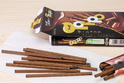 Lotte Toppo Chocolate-Filled Sticks