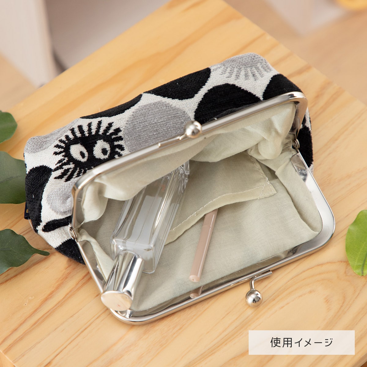 Studio Ghibli My Neighbor Totoro Kurosuke Dot Clasp Pouch
