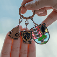 قم بتحميل الصورة في عارض الصور، Ghibli Museum Original Emblem Keychain Museum Rooftop Robot Soldier-Ghibli Museum Limited