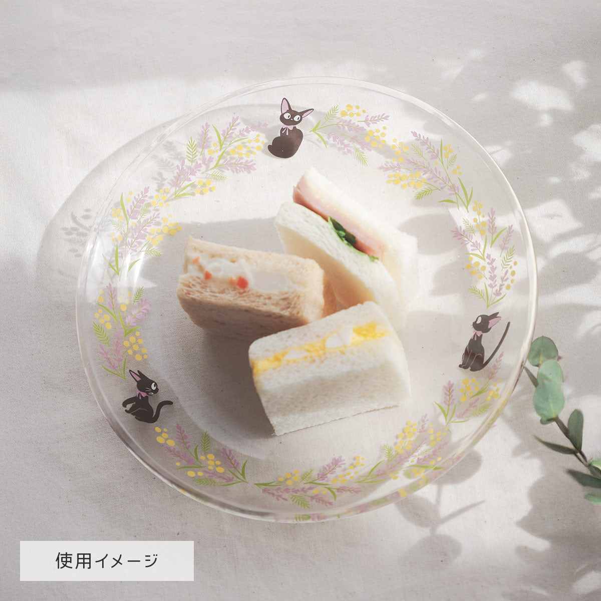 Donguri Closet Kiki's Delivery Service Flower Bouquet Glass Plate