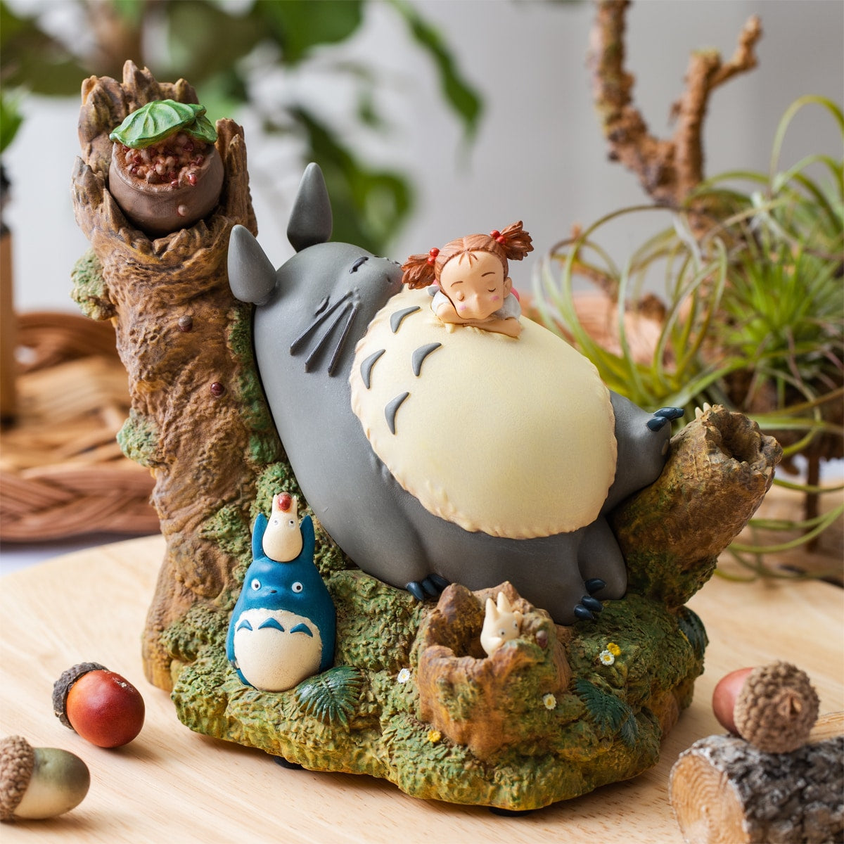 My Neighbor Totoro Totoro and Mei Music Box 4990593557004