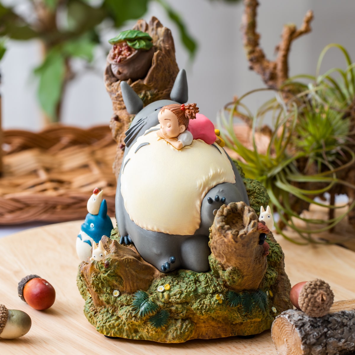 My Neighbor Totoro Totoro and Mei Music Box 4990593557004