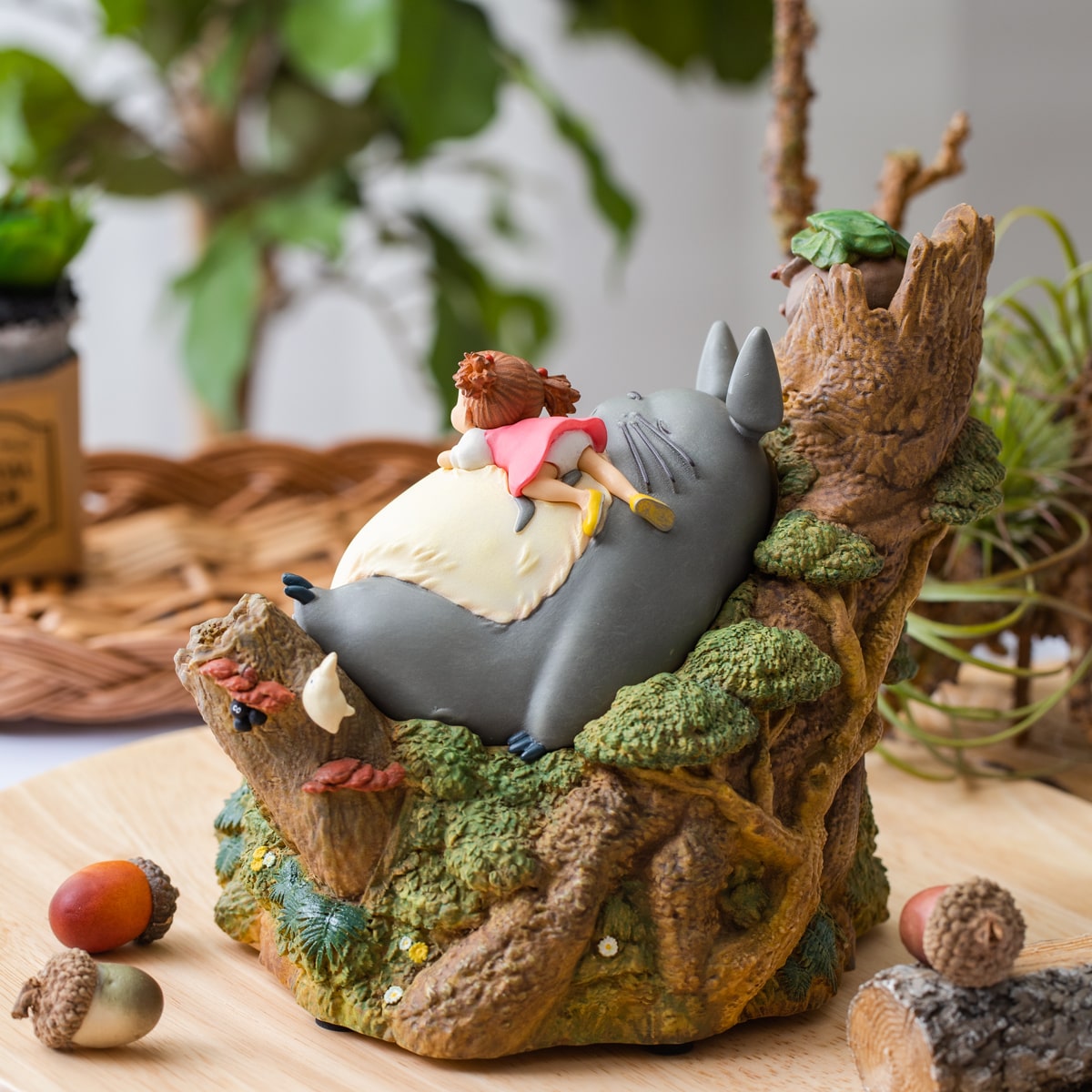 My Neighbor Totoro Totoro and Mei Music Box 4990593557004