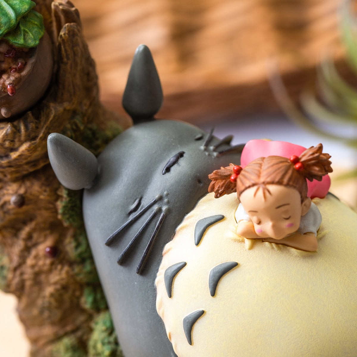 My Neighbor Totoro Totoro and Mei Music Box 4990593557004