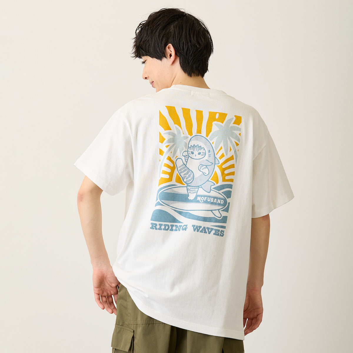 mofusand BOARD SHARK! RIDING WAVES Graphic T-Shirt White
