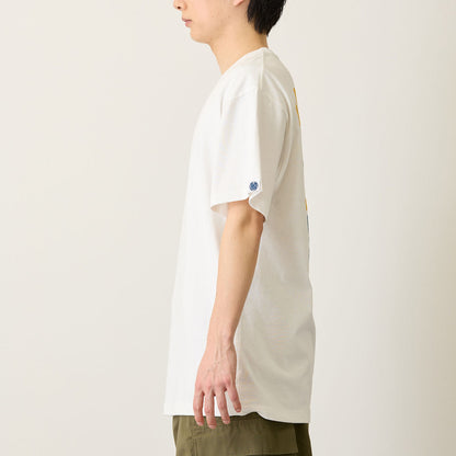 mofusand BOARD SHARK! RIDING WAVES Graphic T-Shirt White