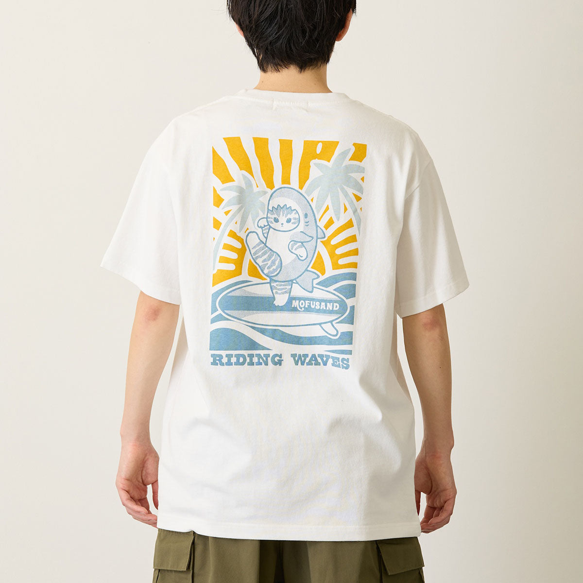 mofusand BOARD SHARK! RIDING WAVES Graphic T-Shirt White
