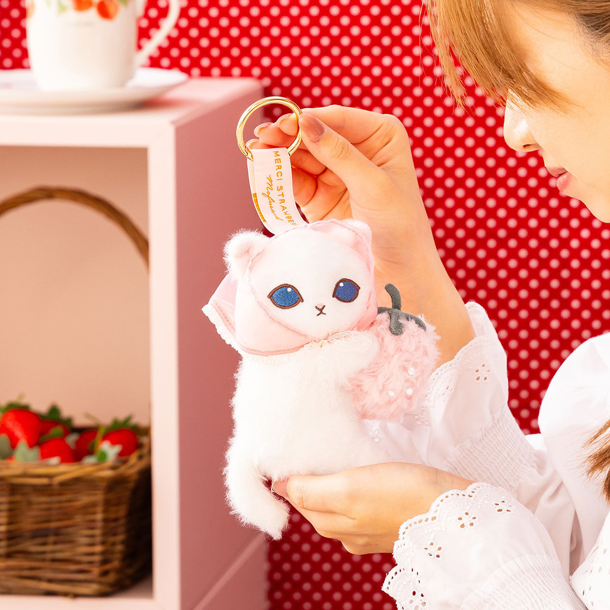 mofusand MERCI STRAWBERRY Plush Mascot Strawberry and White Cat