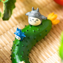 قم بتحميل الصورة في عارض الصور، My Neighbor Totoro Vegetable Vase (Cucumber)- Studio Ghibli