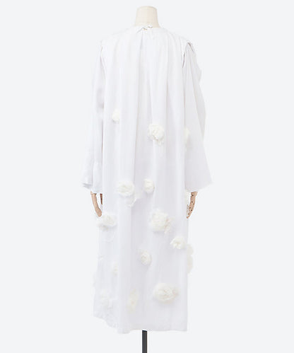 Elegant White Saudi Abaya, Hand-Embroidered Floral Design – 160cm