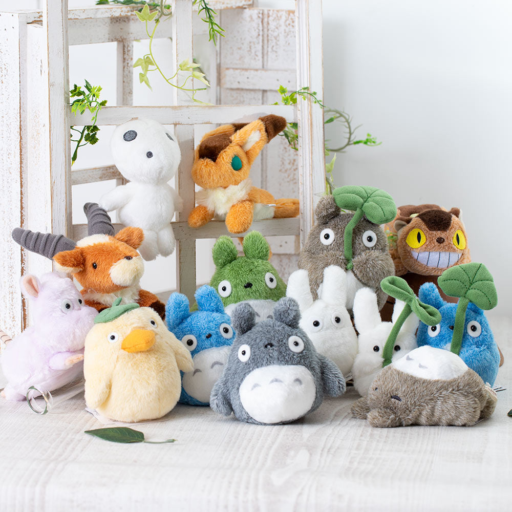 My Neighbor Totoro Fluffy Beanbag Mid-Totoro Holding Leaf Plush Toy