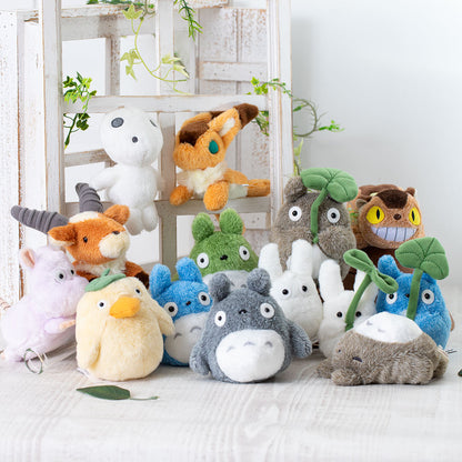 My Neighbor Totoro Fluffy Beanbag Mid-Totoro Holding Leaf Plush Toy