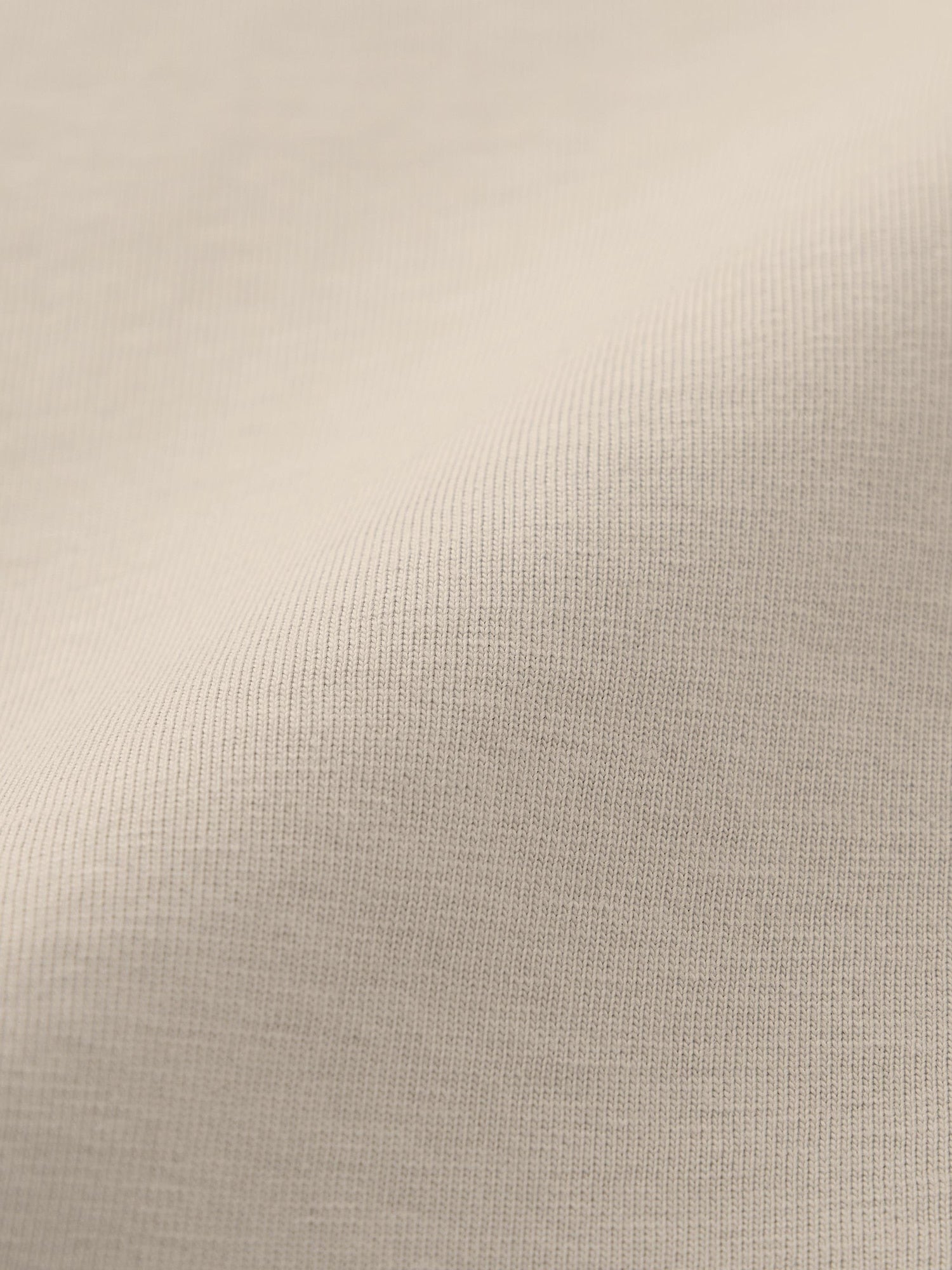 https://image.uniqlo.com/GU/ST3/AsianCommon/imagesgoods/359492001/sub/goods_359492001_sub81_3x4.jpg