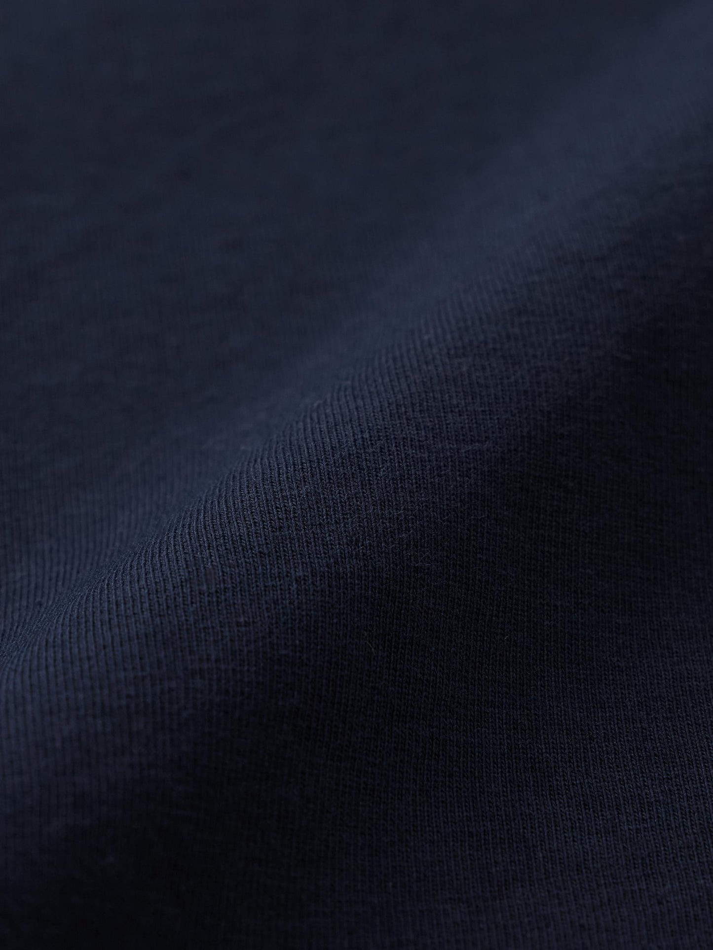 https://image.uniqlo.com/GU/ST3/AsianCommon/imagesgoods/359494002/sub/goods_359494002_sub81_3x4.jpg